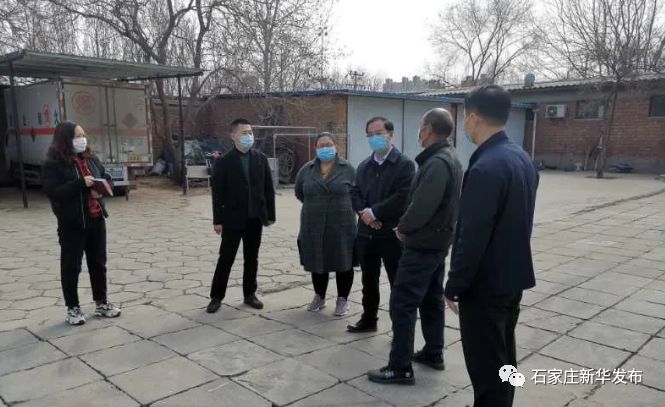 区委书记刘建芳对包联企业进行安全督导检查
