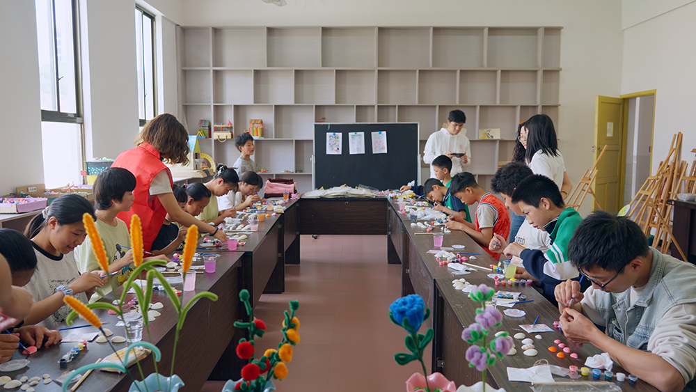 共青团兴仁市委开展“童心向阳·健康成长”关爱活动