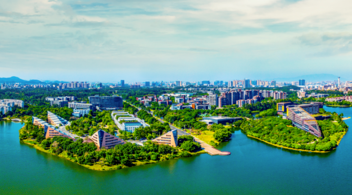 东莞松山湖。