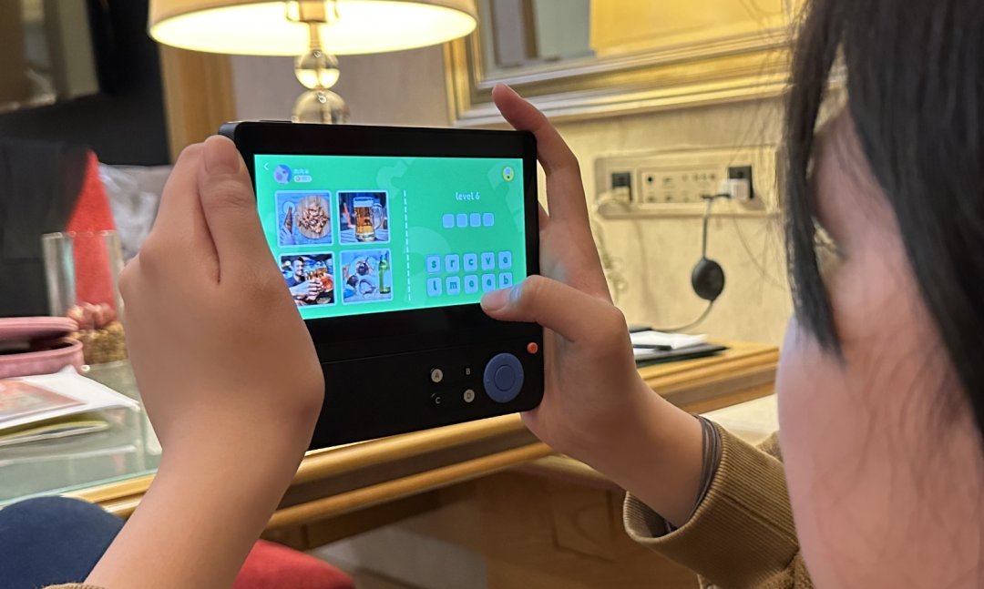 輕輕的近義詞語_輕輕的近義詞是什么標準答案_輕輕的近義詞