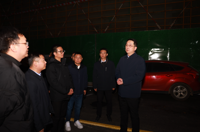 县委书记邱舰深入重点项目建设一线现场办公