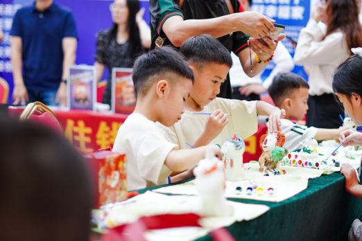 守住钱袋子 护好幸福家——广东各地开展防范非法金融活动宣传月活动