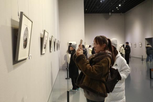 共计209幅！首届内蒙古小版画暨藏书票展开展 第4张