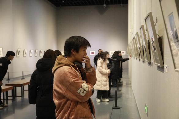 共计209幅！首届内蒙古小版画暨藏书票展开展 第2张