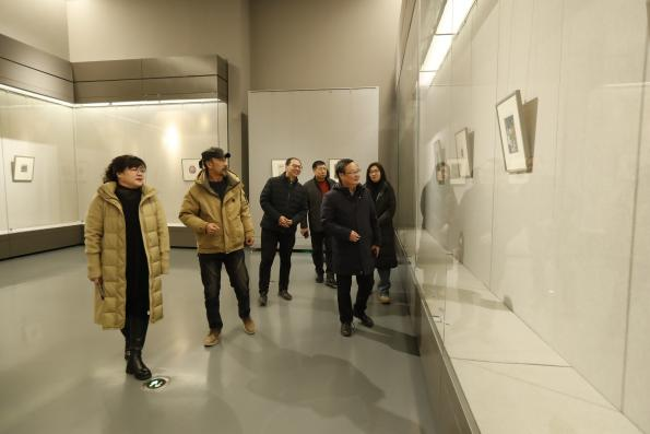 共计209幅！首届内蒙古小版画暨藏书票展开展 第1张