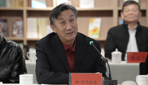 第十三届“骏马奖”内蒙古获奖作家翻译家座谈交流会在呼和浩特举办 第3张