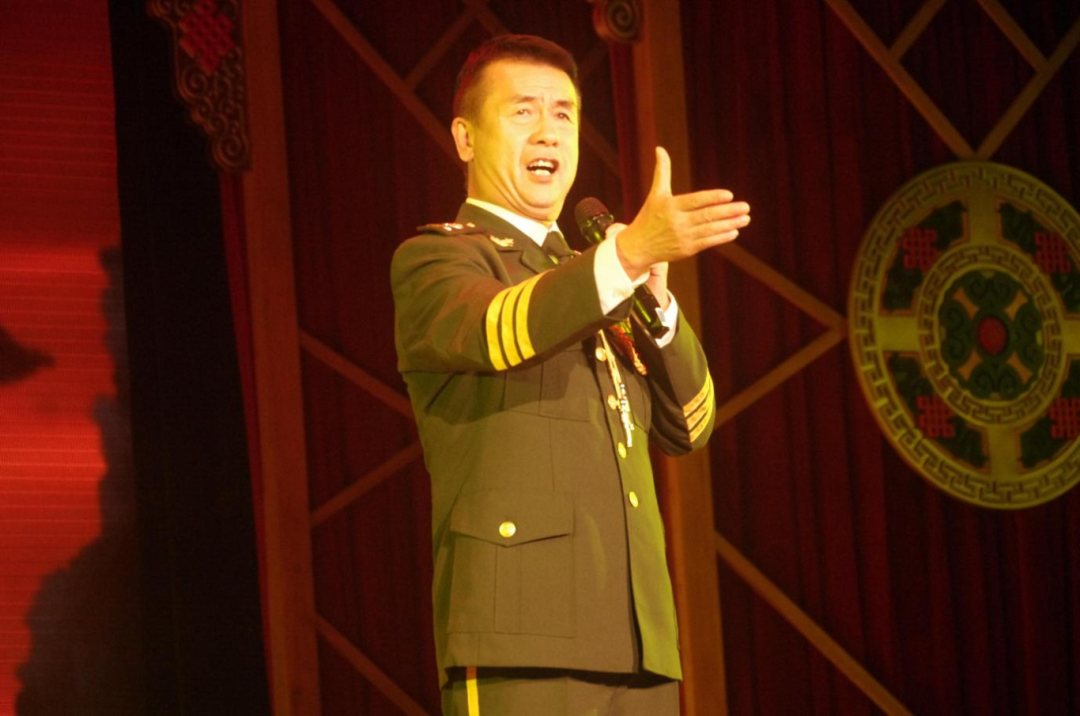 “铭记历史・铸就和平”诗歌朗诵会举行 第24张