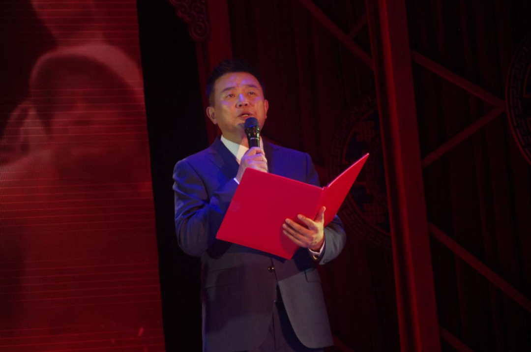“铭记历史・铸就和平”诗歌朗诵会举行 第14张