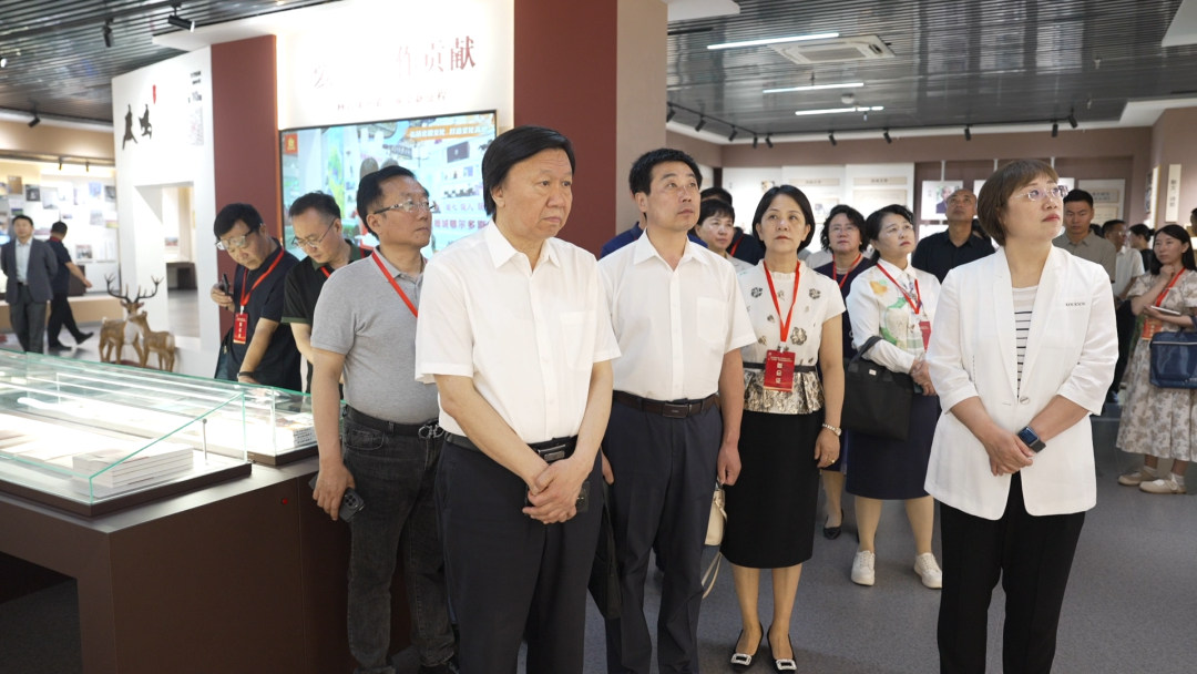内蒙古基层文联工作经验交流会暨“文艺两新” 集聚区实践基地现场会闭幕 第6张