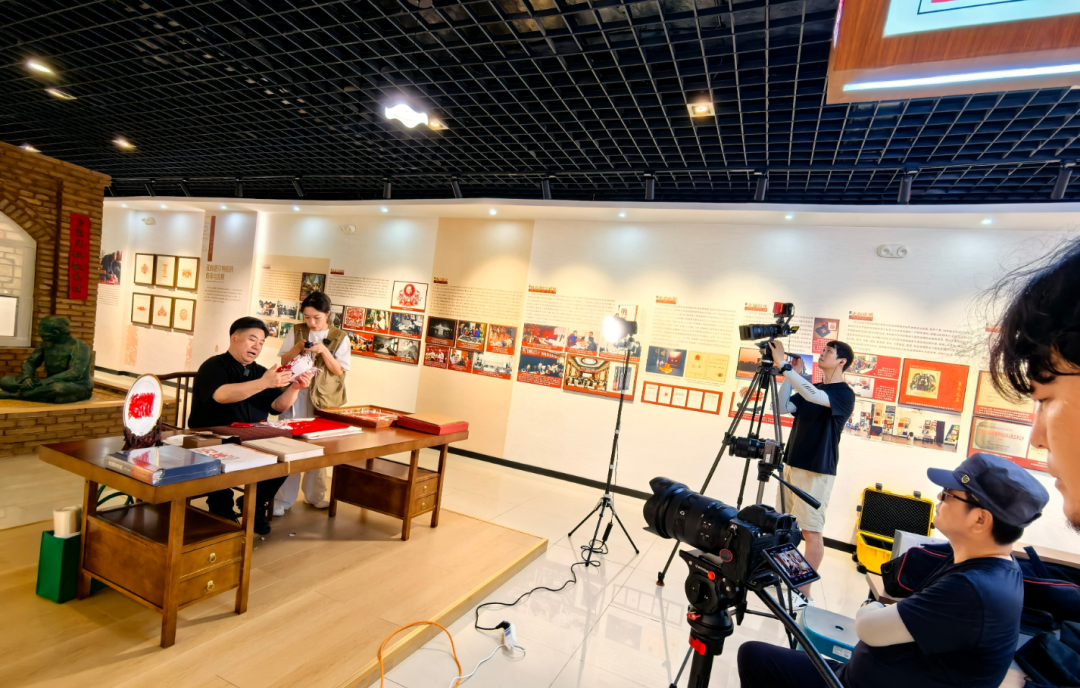 国家重点规划项目世界级非遗专题纪录片《中国剪纸》在和林格尔县开拍 第1张