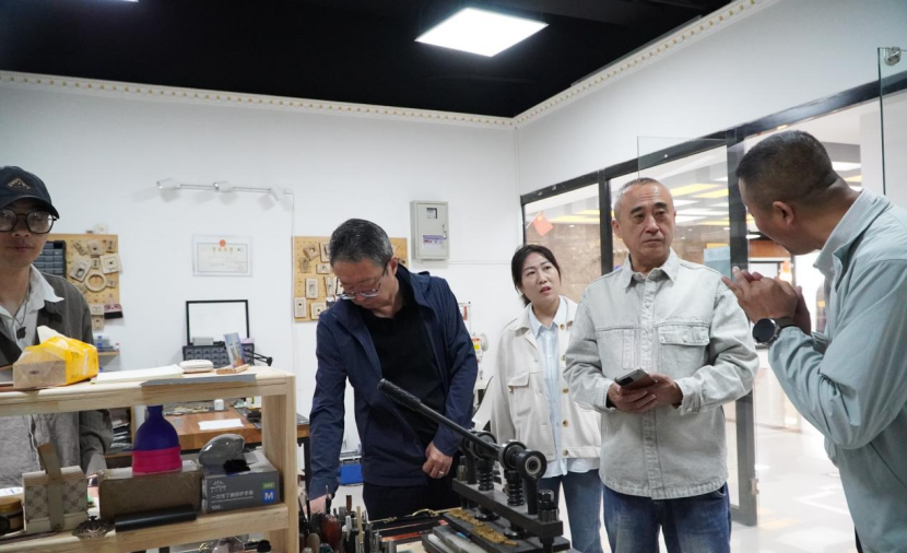 内蒙古民间文艺版权保护服务“北疆行”活动走进西乌旗 第3张