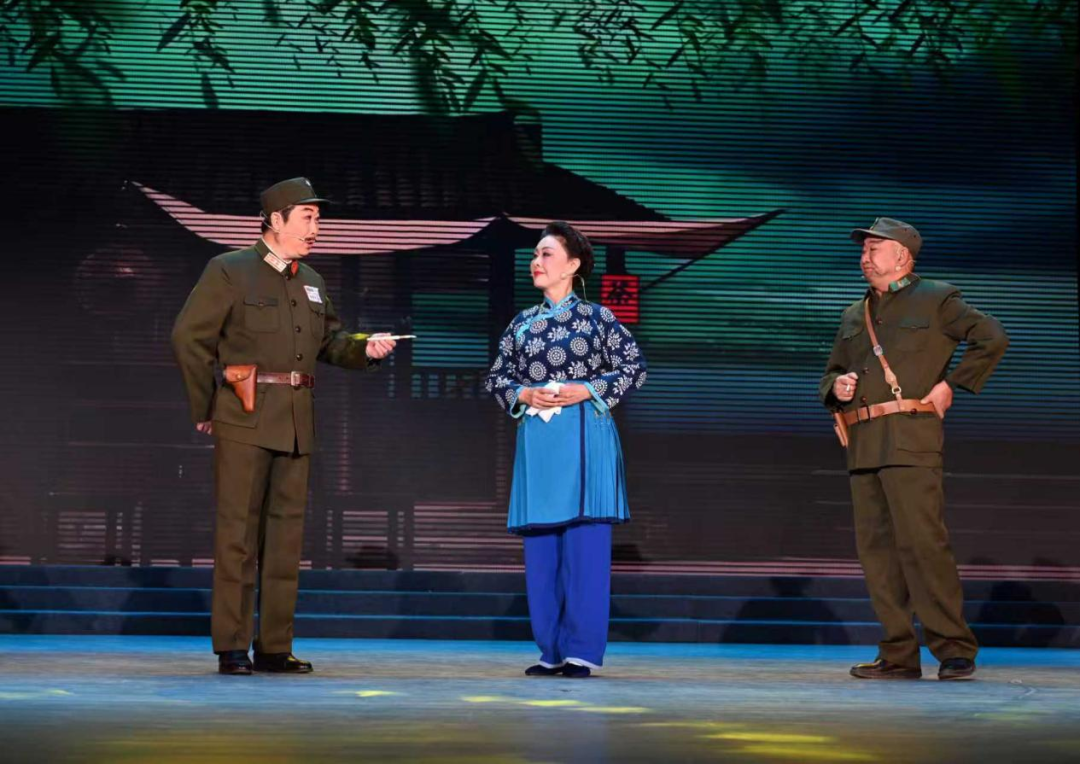 青城礼赞英雄 重阳情暖功勋——“强基工程”文艺慰问盛典荣献军休干部 第15张