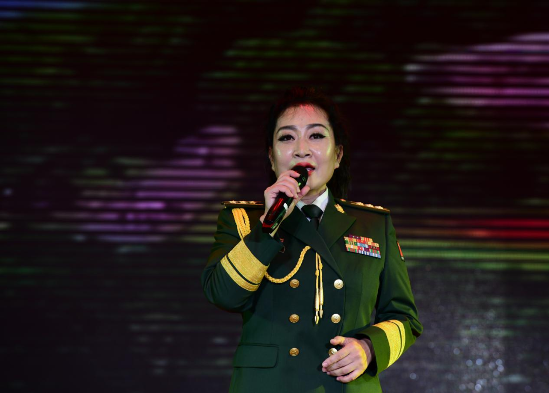 青城礼赞英雄 重阳情暖功勋——“强基工程”文艺慰问盛典荣献军休干部 第14张