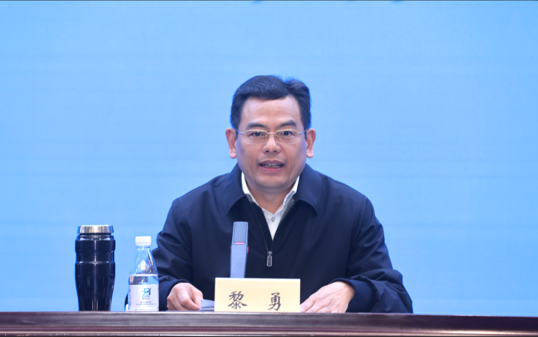 原标题凝心聚力再出发实干争先开新局市人力社保局干