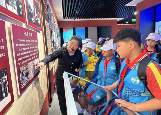 铜仁市开展“茅台王子·致敬奋斗”——贵州希望工程升级版“壮苗计划”研学活动