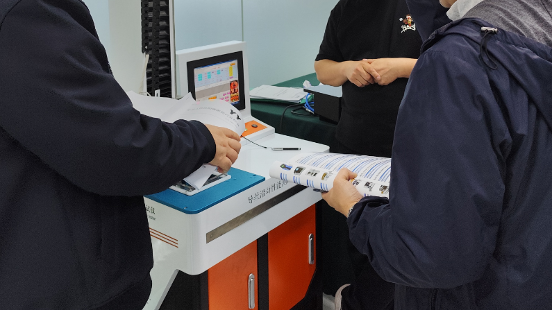 深圳某某有限公司赴上海理涛参观考察设备非血管内导管导丝滑动性能测试仪