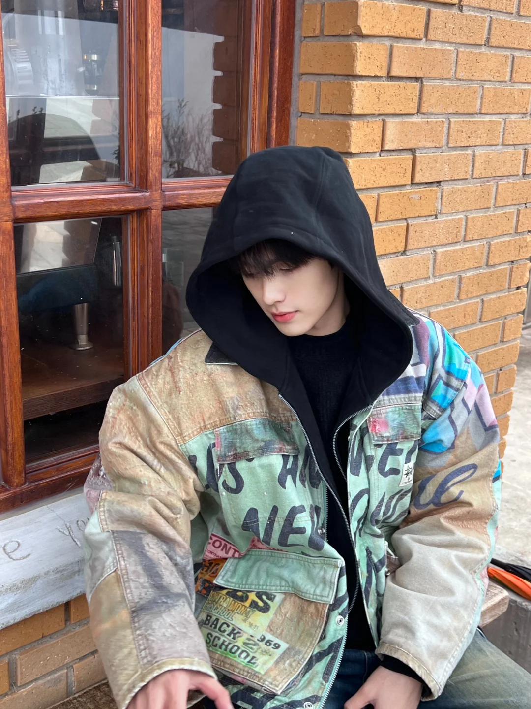 帅气深夜男主播，又是一张明星脸