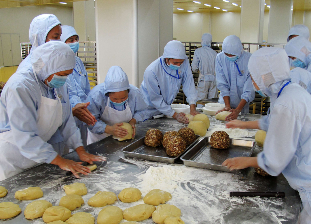 猪笼饼制作（来源：霞山发布）