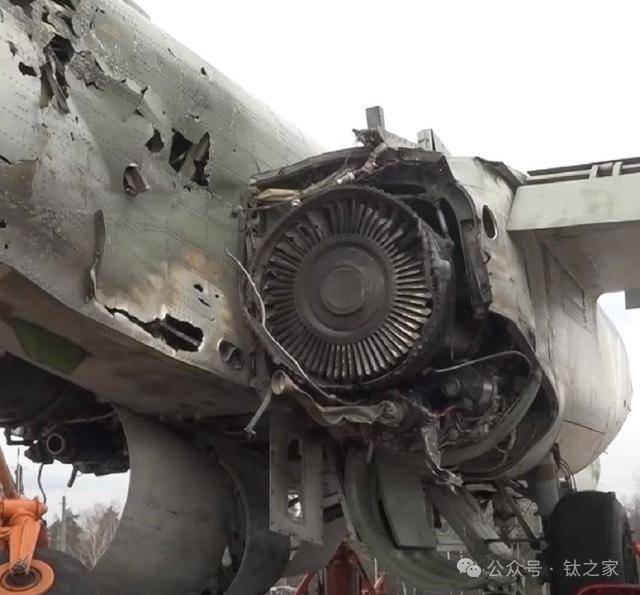 图片苏-25战机，钛合金