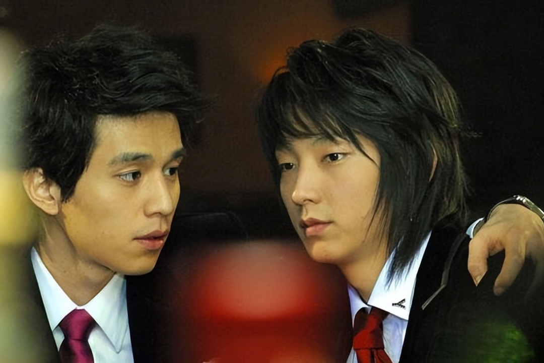 图片[9]-42岁比23岁更惊艳，他是吃了防腐剂吗？-小蓝短视频