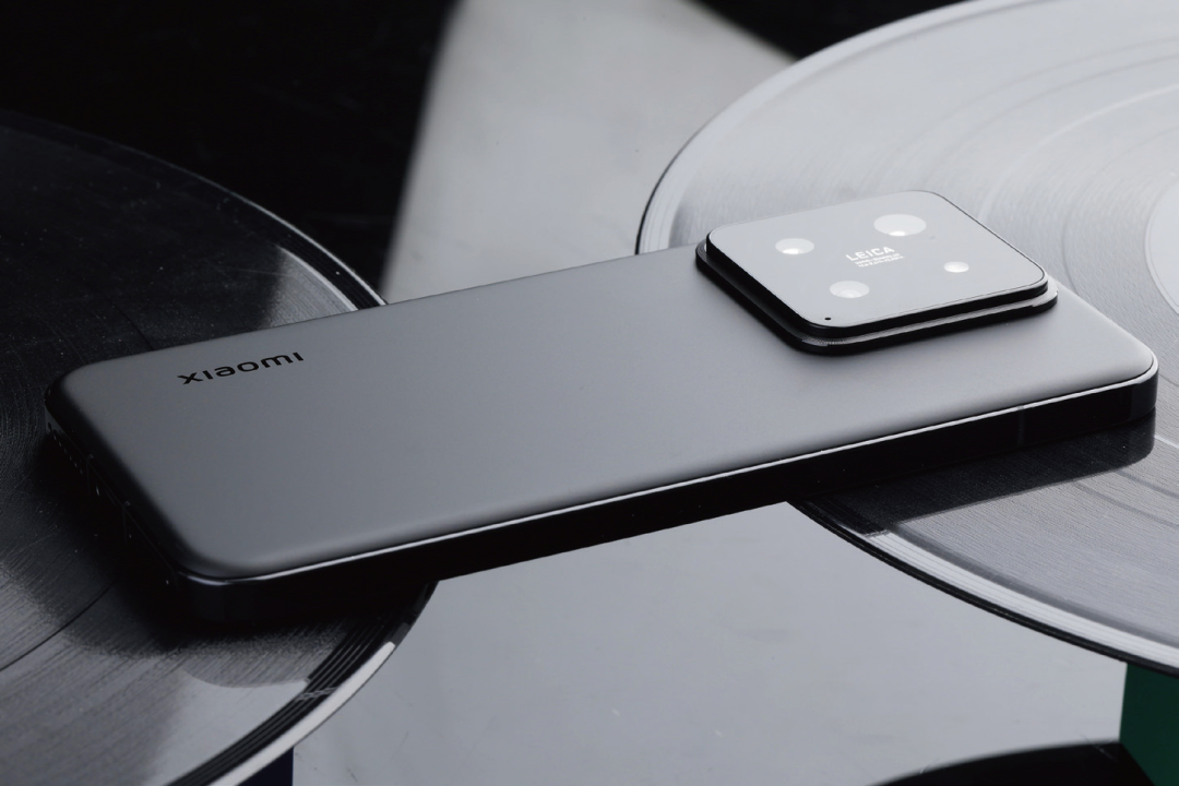 2025可以“闭眼买”的3款手机，16GB＋512GB一跌再跌，用5年不卡顿