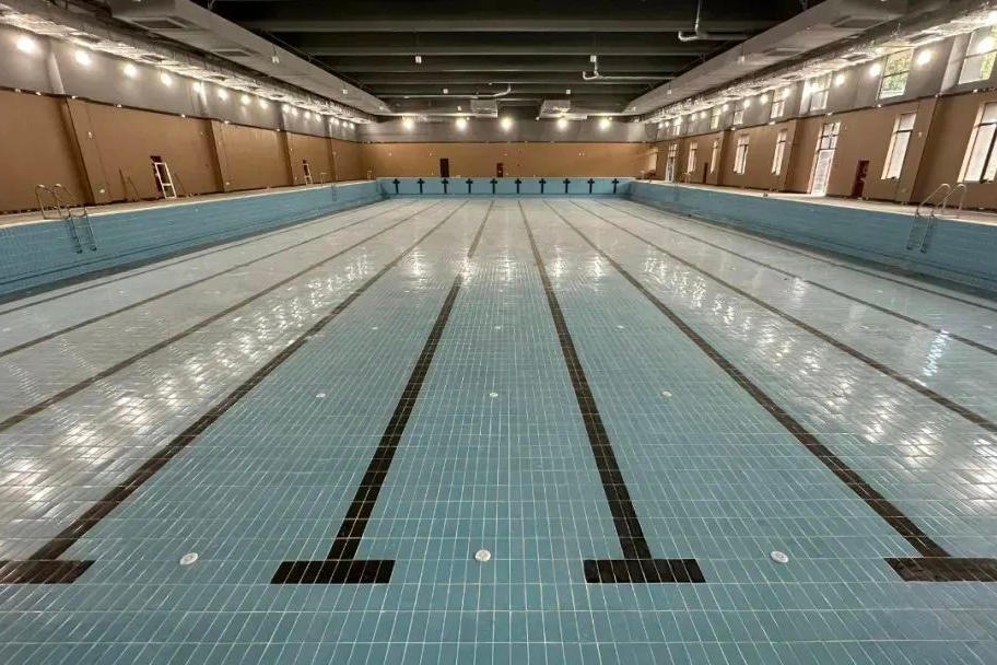 广东实验中学 校园环境 游泳馆