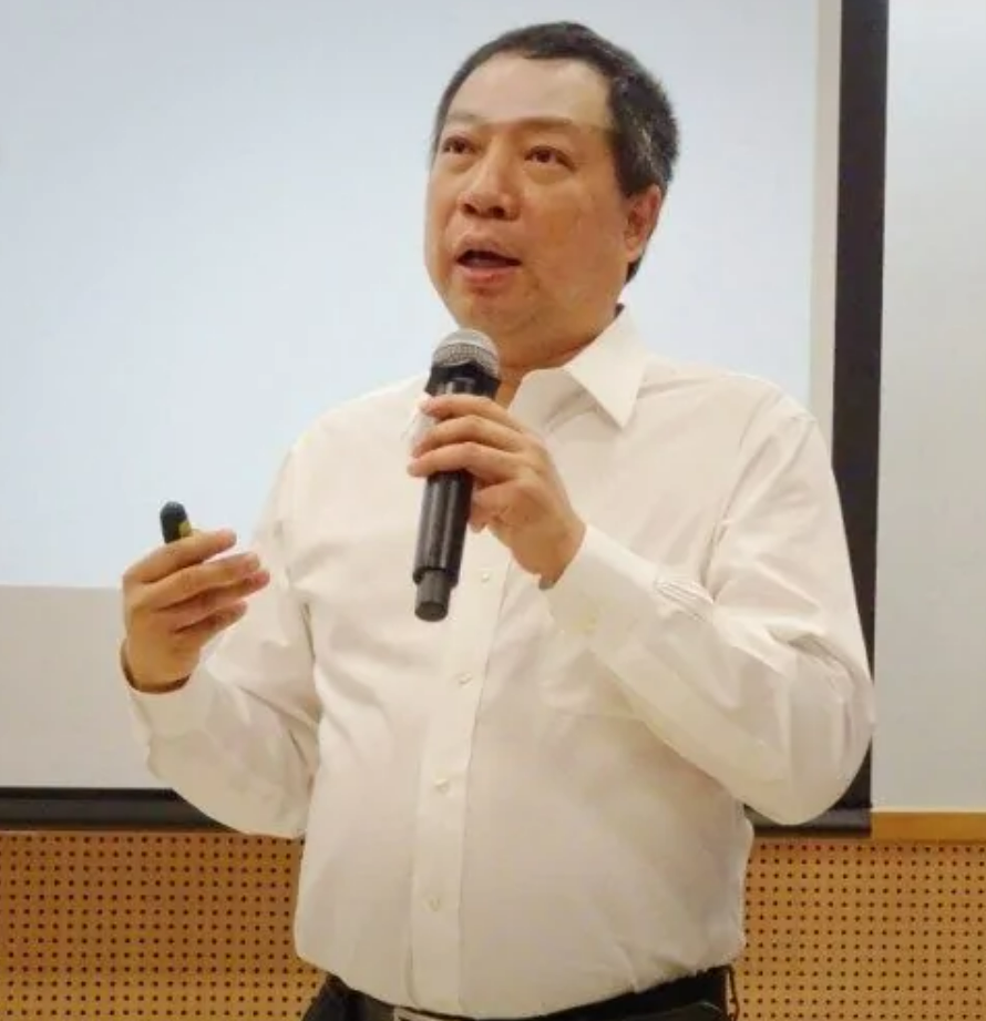 容淳铭