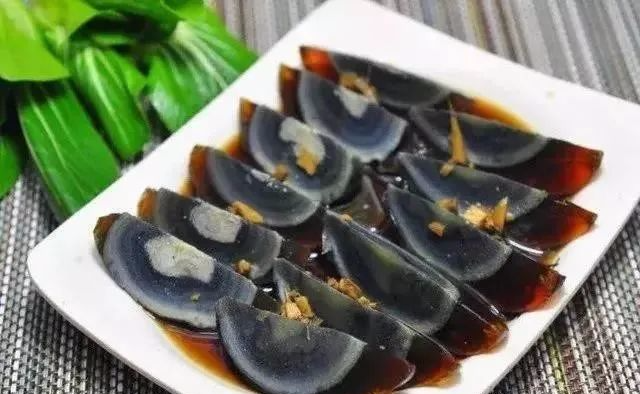 医生直言 吃皮蛋 究竟对身体有益还是有害 现在就告诉你答案 全网搜