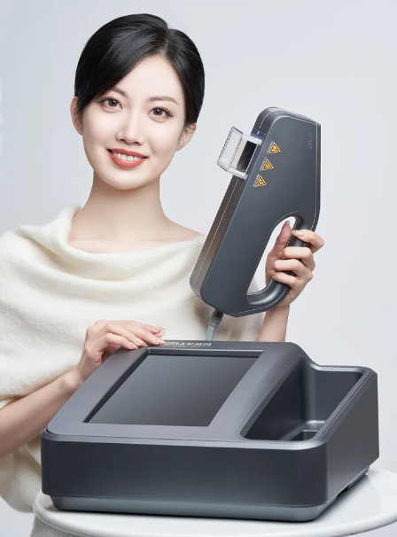 4006B光疗怎么用【新设备 新运用】治疗白癜风的308紫外线光疗仪哪里有？快来第十师北屯市总医院！_https://www.jmylbn.com_新闻资讯_第4张