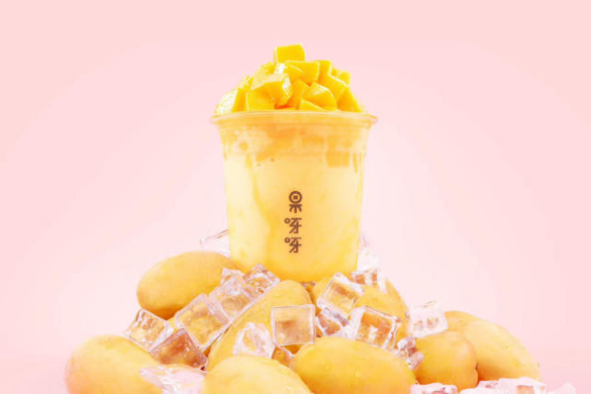 茶颜悦色投资果呀呀，铜师傅拿2亿融资，时萃2年获第五轮融资，剧本杀品牌获融资|YOUNGNews