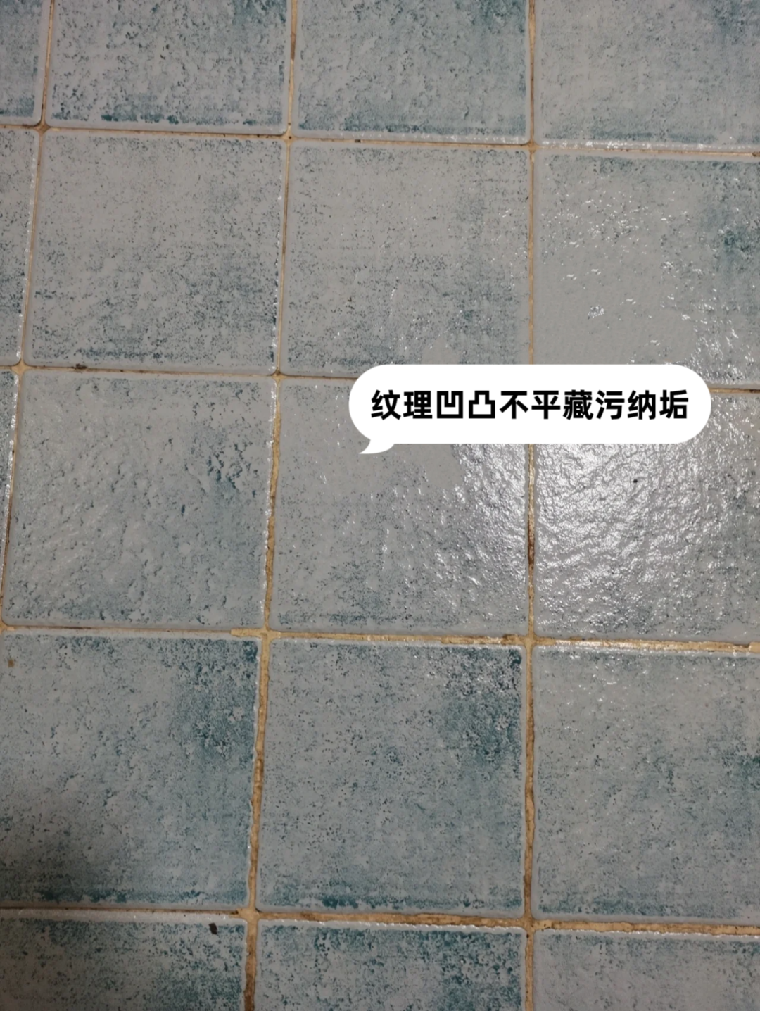 【敲重点】与其后悔,不如直接选抛釉砖,吸水率低,抗油污效果好,还方便