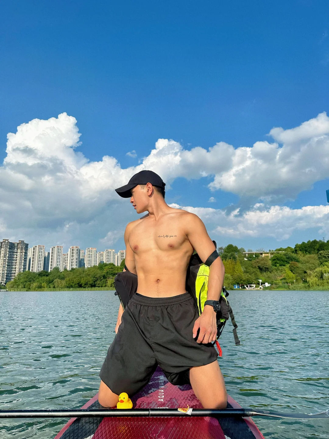 图片[10]-玩皮划艇湿透的野生小哥裤子湿透啦！发育的太好啦！-小蓝短视频