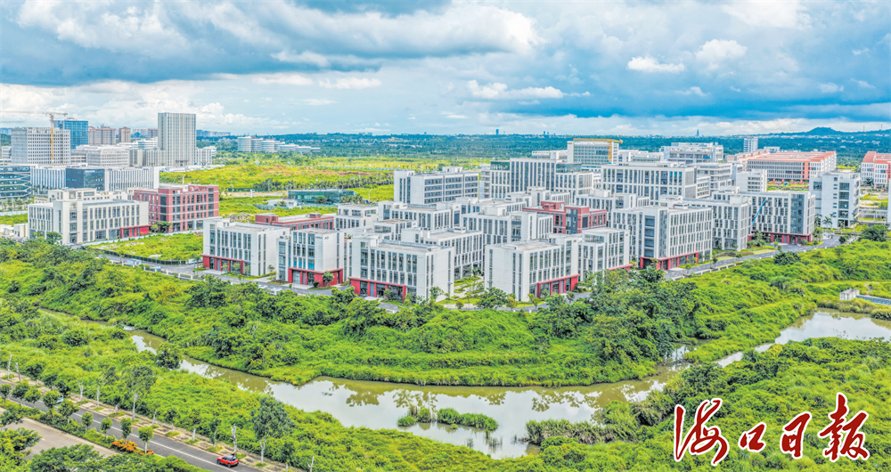 日新月异的海口国家高新区美安生态科技新城。海口市融媒体中心记者 康登淋 摄