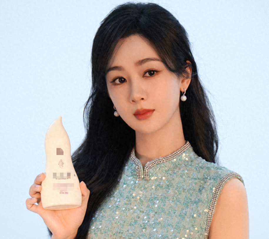 杨紫新广告惹争议！戴假发片拍防脱发广告，被质疑涉及虚假宣传