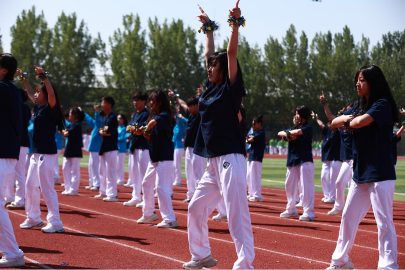 学院隆重举行第十八届田径运动会732[1].png