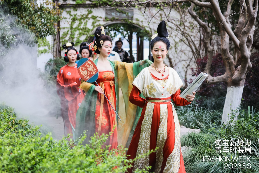 淘宝服饰增设“汉服”新类目马面裙成淘宝2023年度十大商品