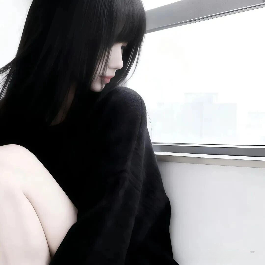 清冷侧脸女生头像