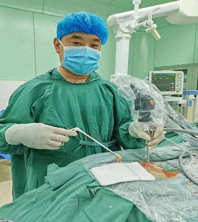 开刀孔怎么开刀怕开刀？椎间盘突出或椎管狭窄有救了！两个“钥匙孔”，让您术后轻松走起来。_https://www.jmylbn.com_新闻资讯_第2张