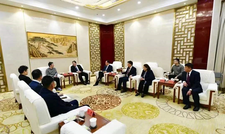 万达太子回归！王思聪抱着37亿，与接班人开启最后一战