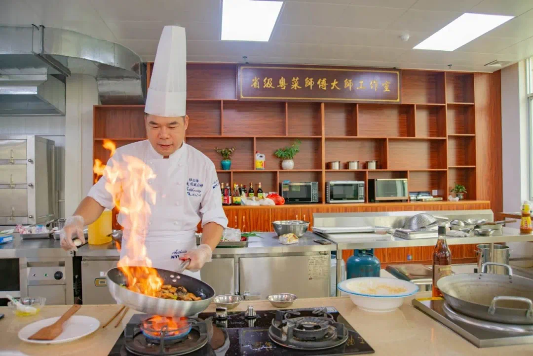 广宁用活"粤菜师傅 "金钥匙