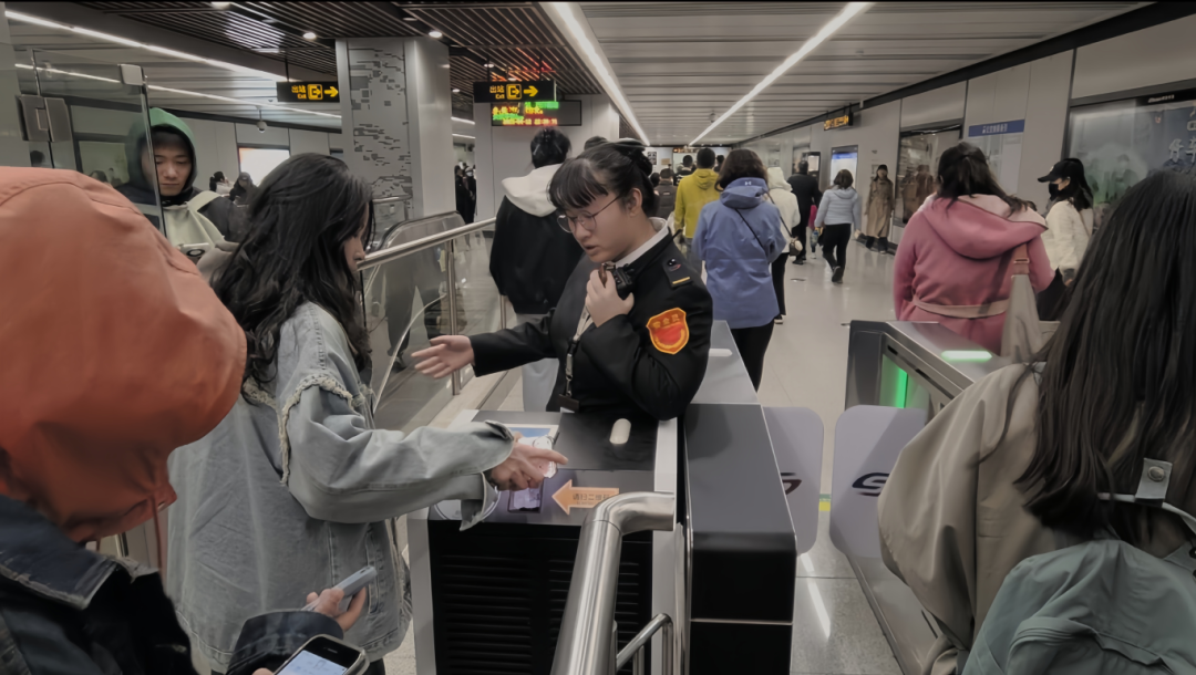 苏州地铁自研首台移动闸机上线(图2)