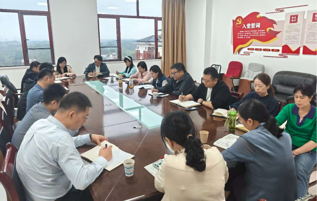 学校集中部署校友工作