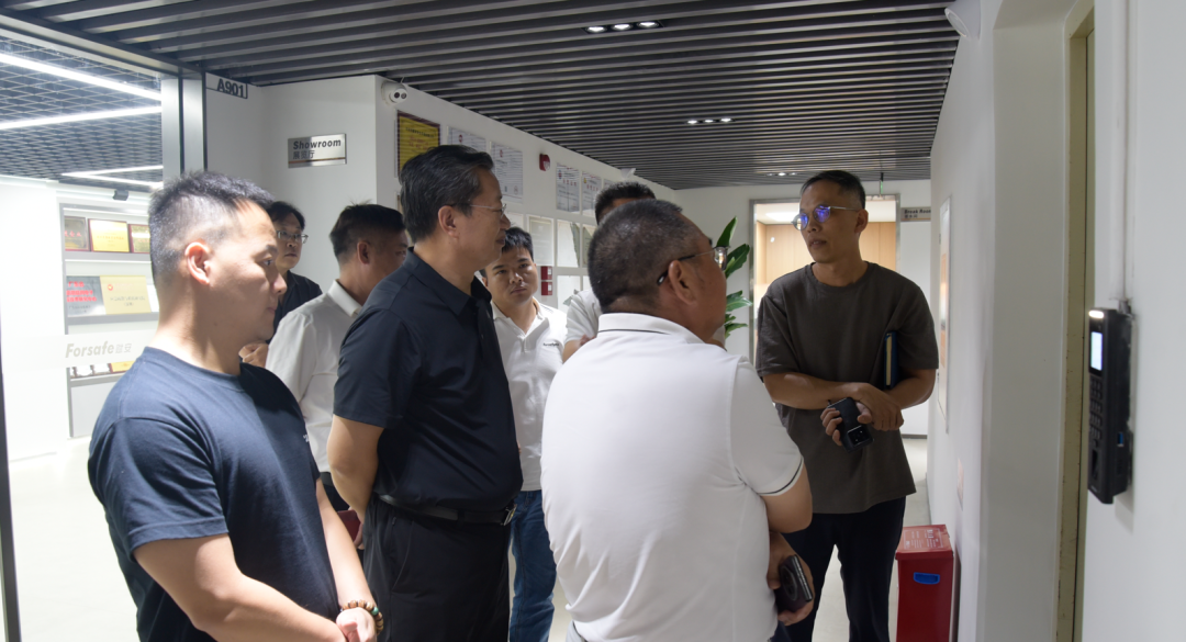 共探智慧消防新路径——广东省消防协会会长刘化坤一行莅临赋安集团考察交流