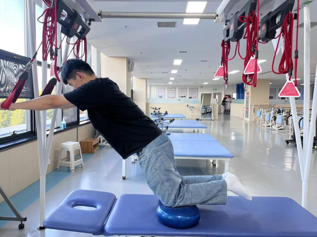 悬吊训练系统 怎么装快来看看悬吊训练下的俯卧位肩关节前伸吧_https://www.jmylbn.com_新闻资讯_第10张