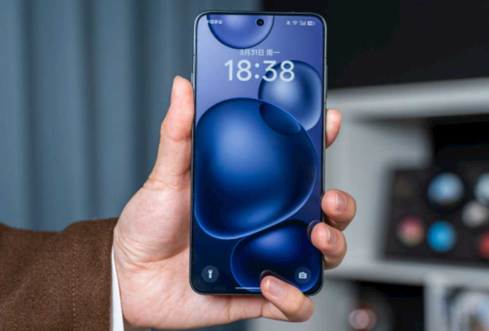 2026 买旗舰别当冤种！这 3 台降价 3000+，捡漏用到 2032 年