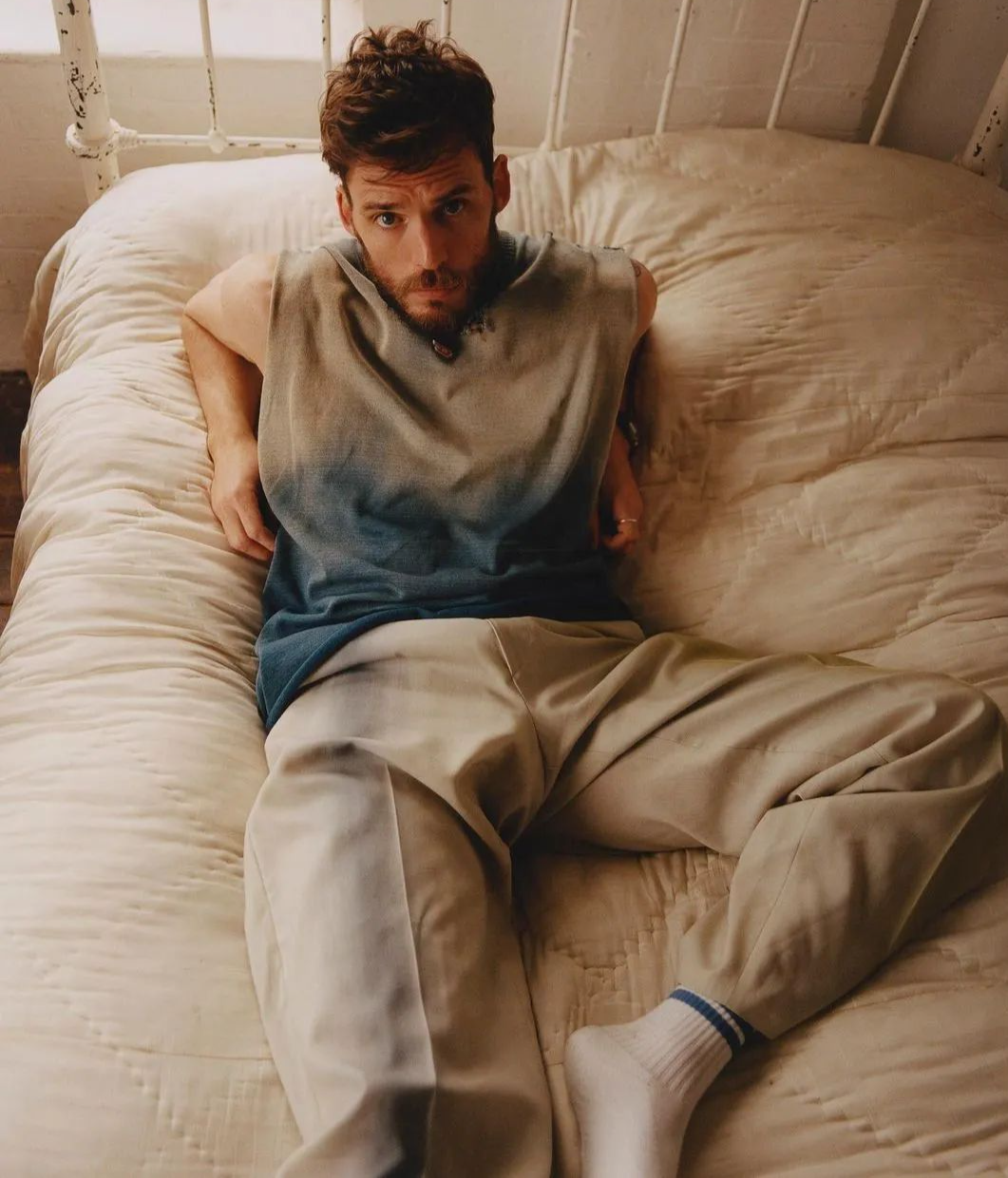 英国男星断崖式衰老但依然是超级大帅哥