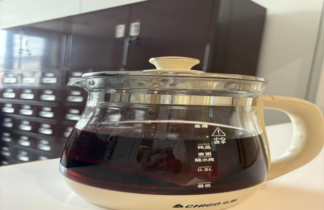 熬药袋怎么用伏天里的琥珀时光——凌源菱钢医院手作酸梅汤：把祖辈的消夏智慧装进药袋，制成一杯可携带的清凉。_https://www.jmylbn.com_新闻资讯_第11张