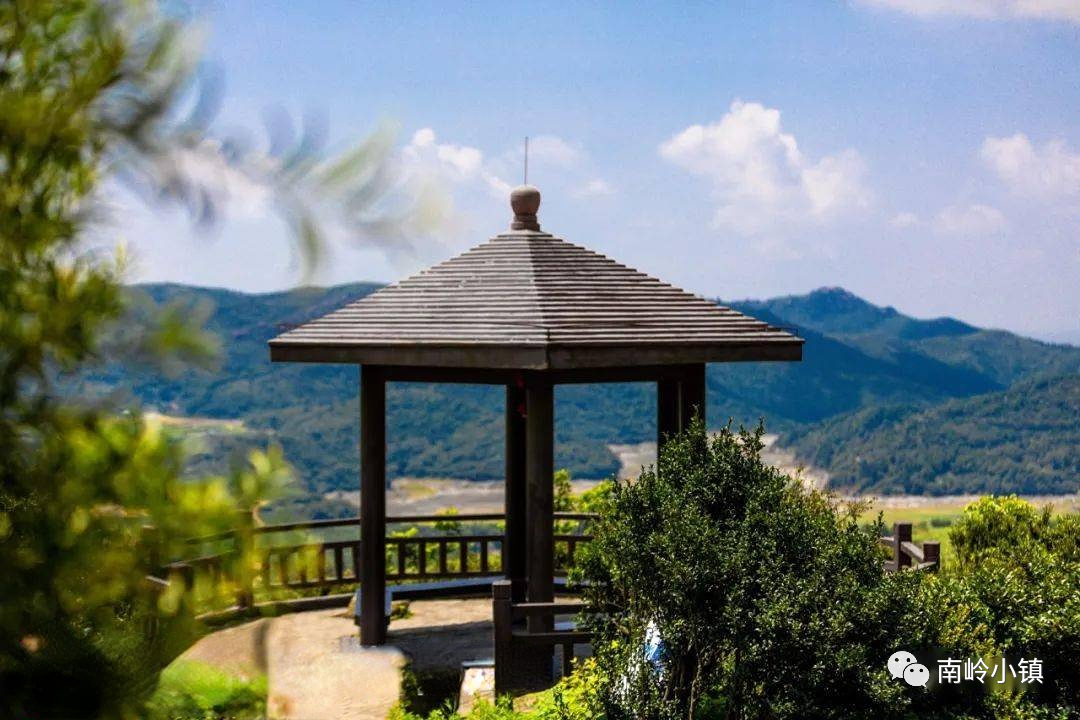 福清南岭蓝草原绿黄牛黄南岭镇旅游景点人气爆棚