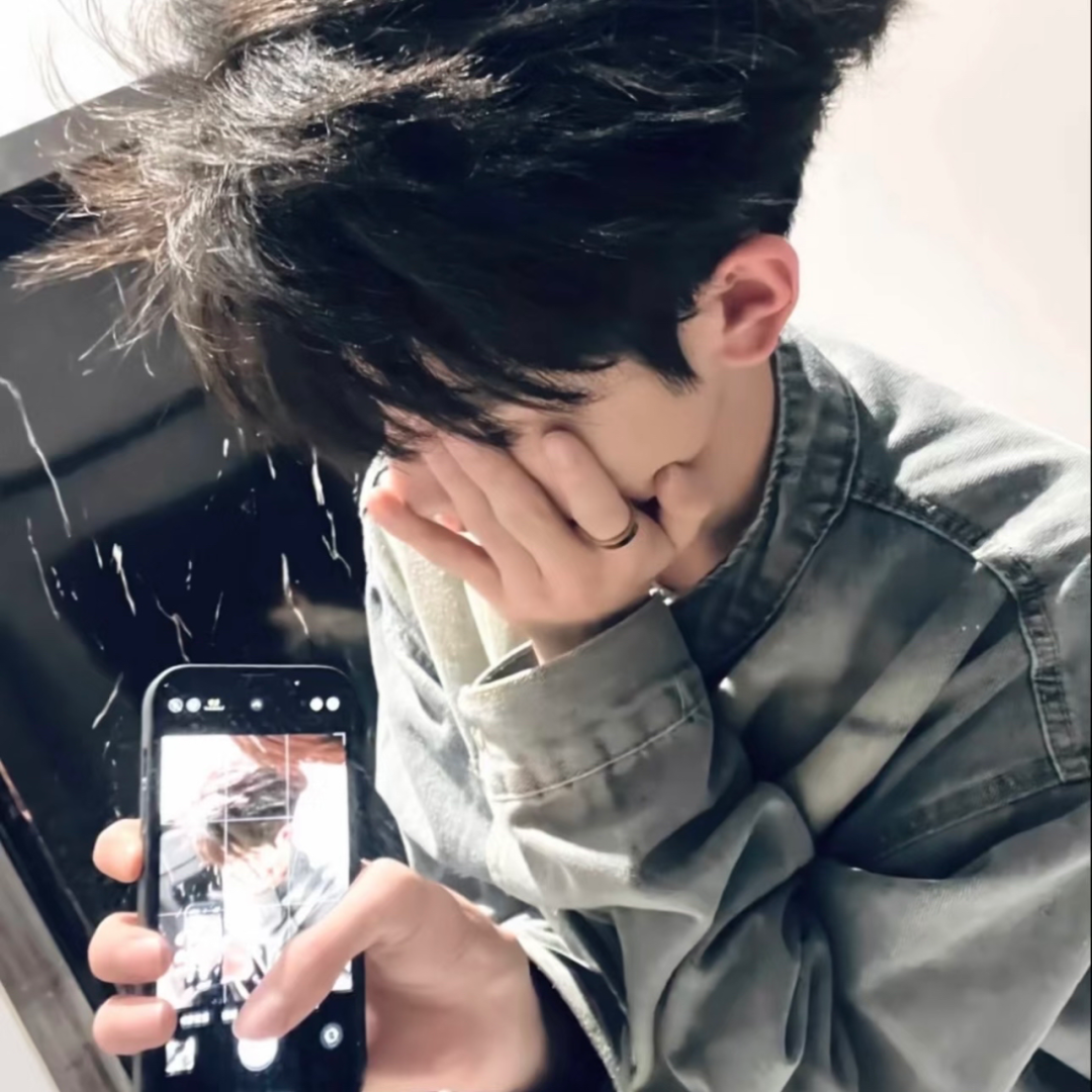 自拍手机个性男生头像