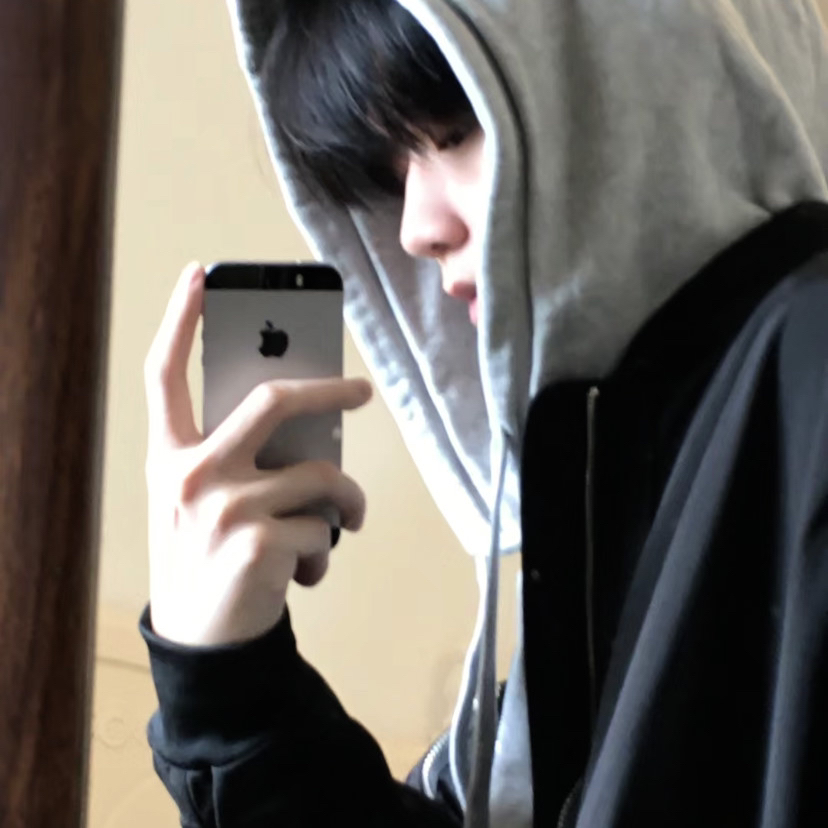 自拍手机个性男生头像